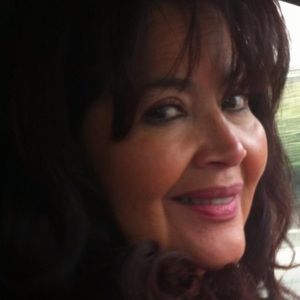 Meet your Posher, Lupita